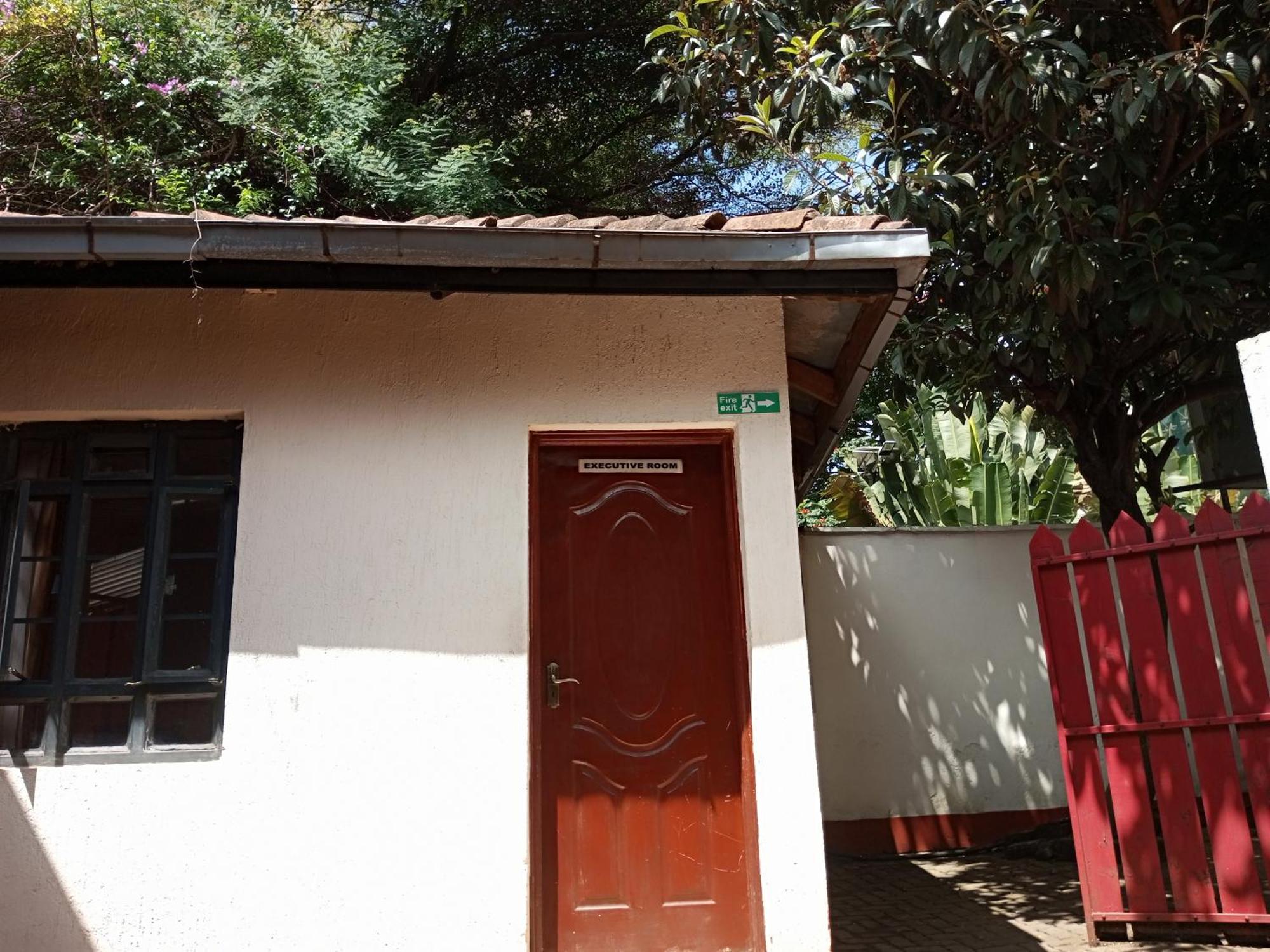 Fourth Parklands Hotel Nairobi Exterior foto