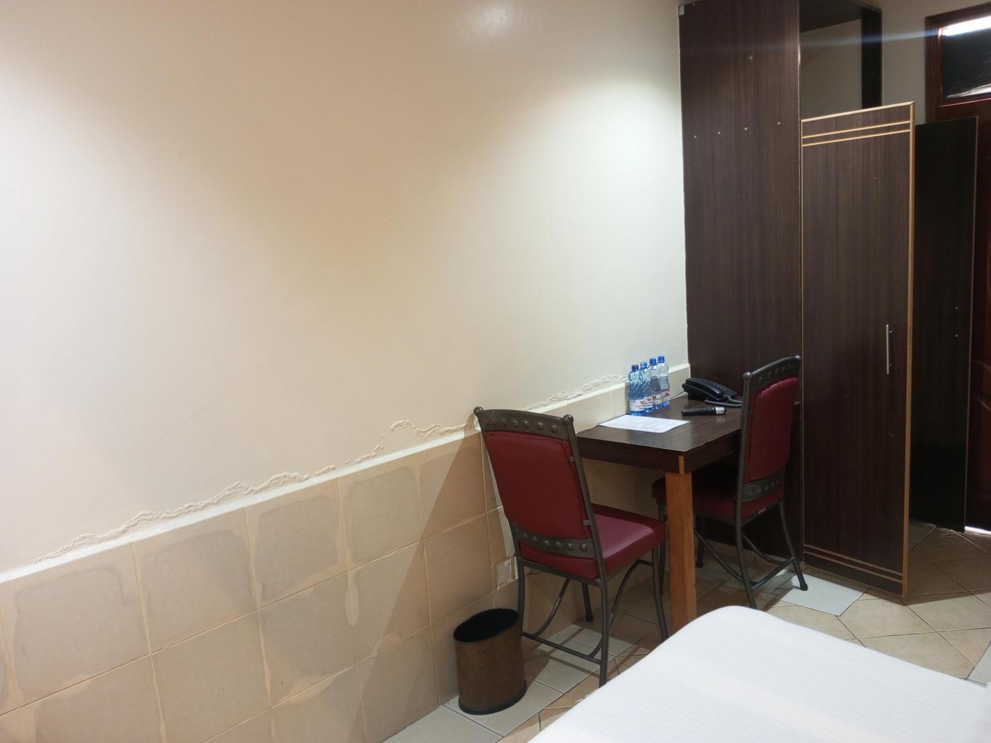 Fourth Parklands Hotel Nairobi Exterior foto