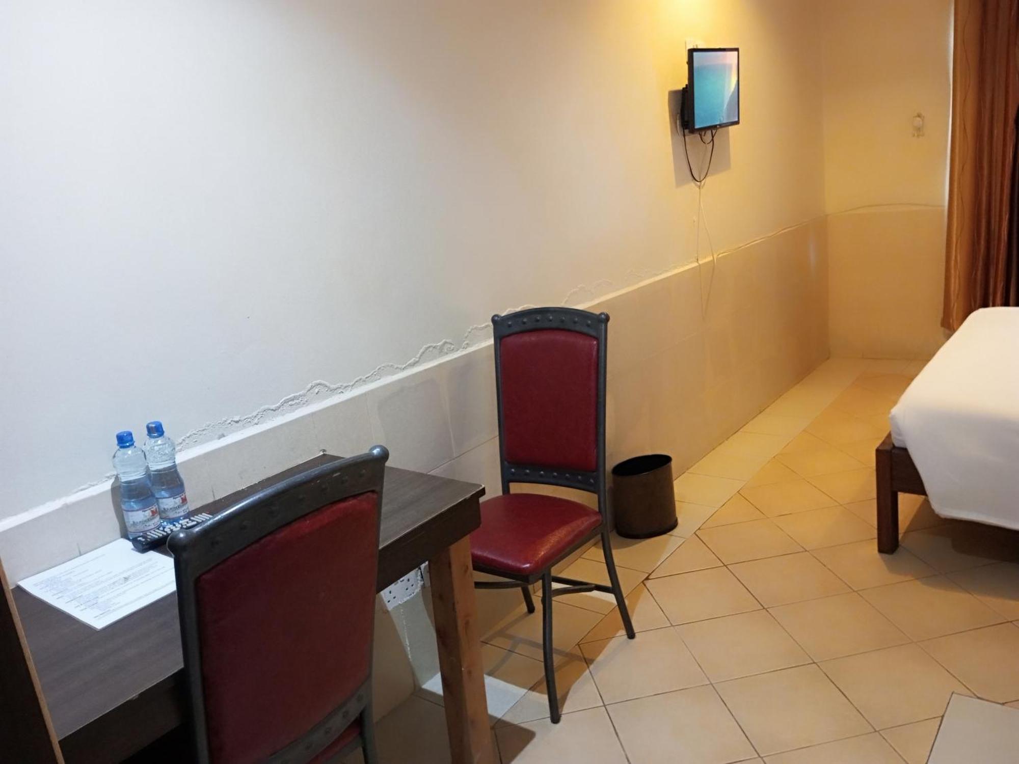 Fourth Parklands Hotel Nairobi Exterior foto